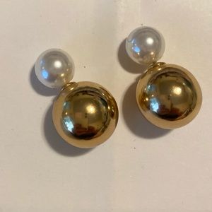 Double-sided gold ball and pearl posts